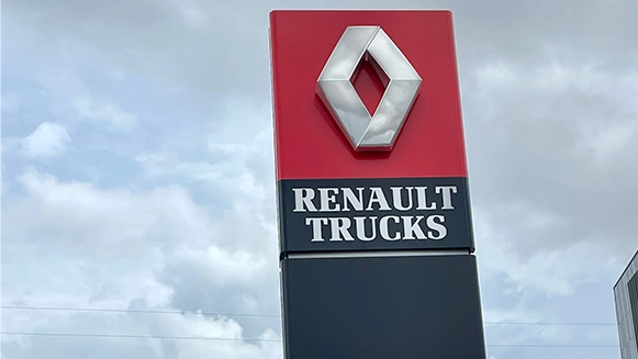 SHOWROOM RENAULT TRUCKS